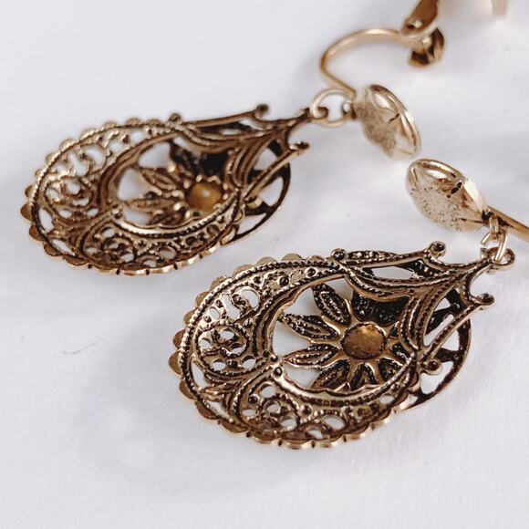 VTG Mid Century Clip On Earrings Gold Filigree West Germany (?) 1950s Floral - Picture 9 of 9